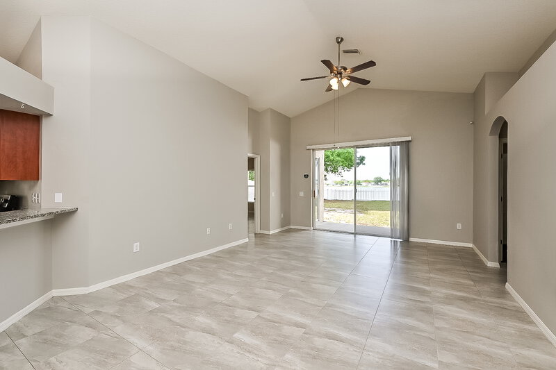 3,780/Mo, 12903 Lake Vista Drive Gibsonton, FL 33534 Family Room View