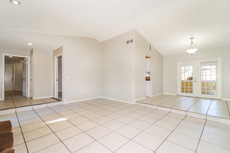 2,310/Mo, 5503 Bluejay Ln Tampa, FL 33625 Living Room View 2