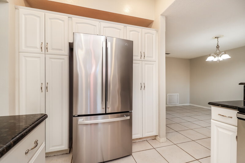 2,310/Mo, 5503 Bluejay Ln Tampa, FL 33625 Kitchen View 2