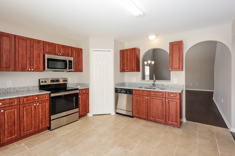 2,615/Mo, 10402 Opus Dr Riverview, FL 33579 Kitchen View