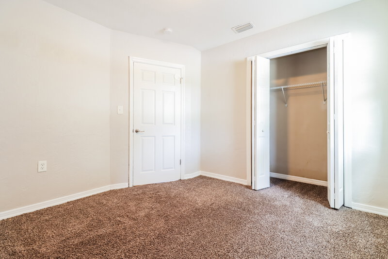 2,430/Mo, 635 38Th St S Saint Petersburg, FL 33711 Bedroom View 2