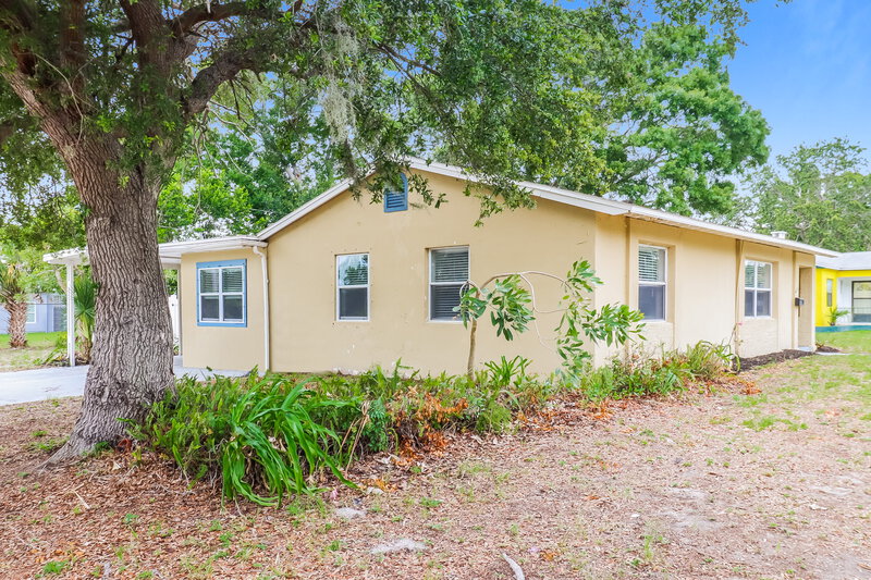 2,430/Mo, 635 38Th St S Saint Petersburg, FL 33711 Side View