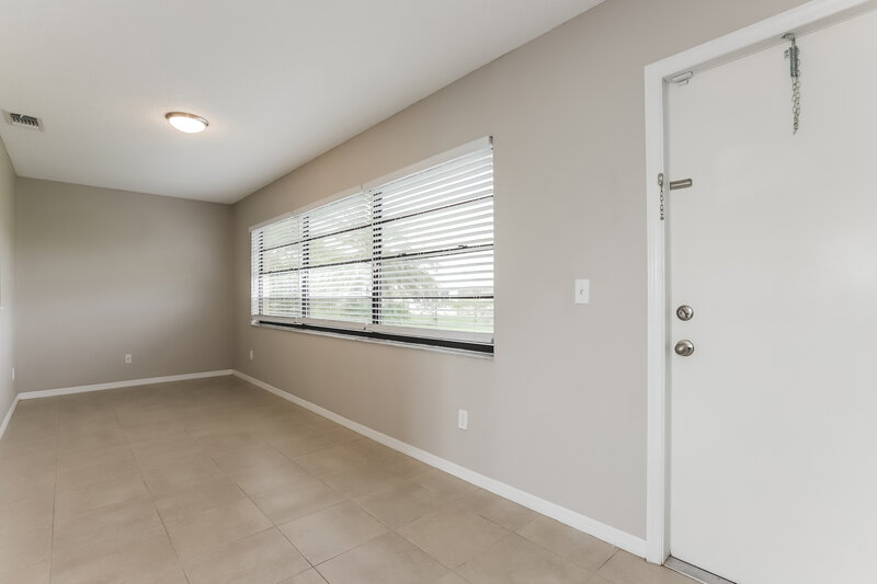 1,750/Mo, 1802 Fort Duquesna Dr Sun City Center, FL 33573 Living Room View 2