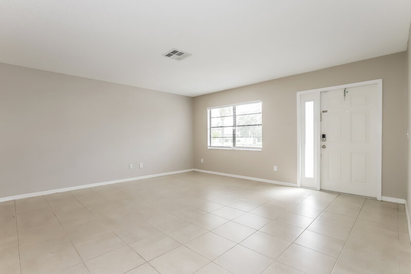 1,750/Mo, 1802 Fort Duquesna Dr Sun City Center, FL 33573 Living Room View 3