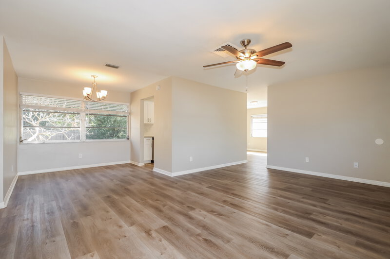 2,245/Mo, 2319 Surrey Ln Clearwater, FL 33763 Living Room View 2