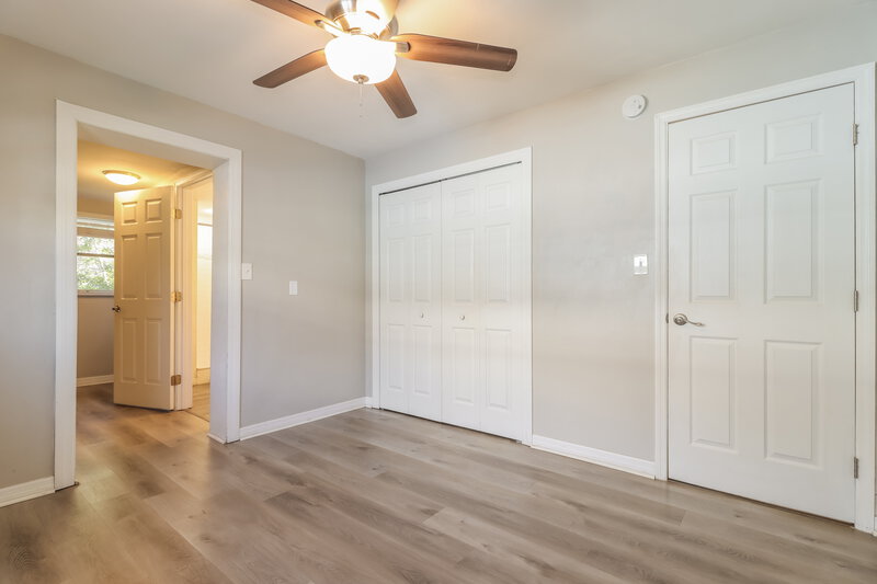 2,245/Mo, 2319 Surrey Ln Clearwater, FL 33763 Main Bedroom View 2