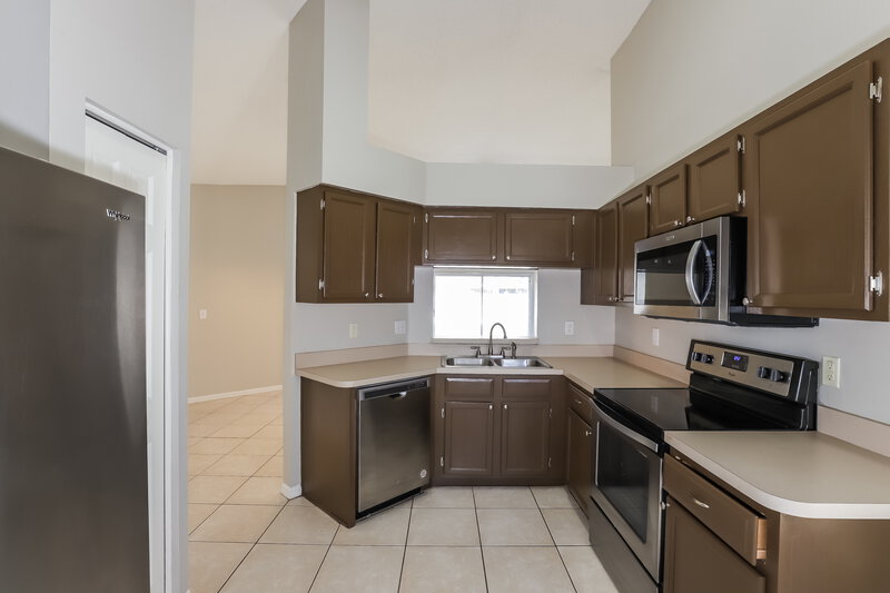 2,280/Mo, 1307 Ocean Reef Road Wesley Chapel, FL 33544 Kitchen View