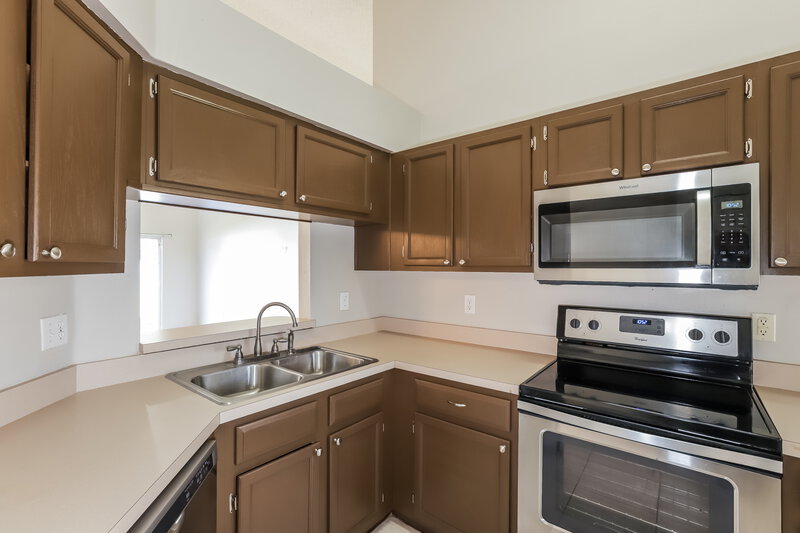 2,280/Mo, 1307 Ocean Reef Road Wesley Chapel, FL 33544 Kitchen View 2