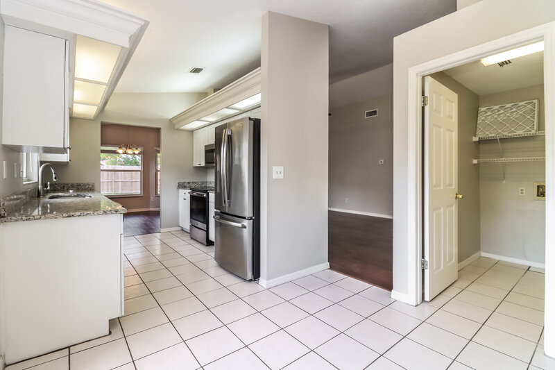 2,550/Mo, 1404 Forsyth Way Brandon, FL 33511 Kitchen View 3