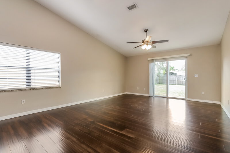 2,100/Mo, 1306 Keel Place Valrico, FL 33594 Living Room View