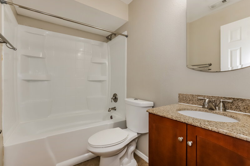 2,100/Mo, 1306 Keel Place Valrico, FL 33594 Bathroom View