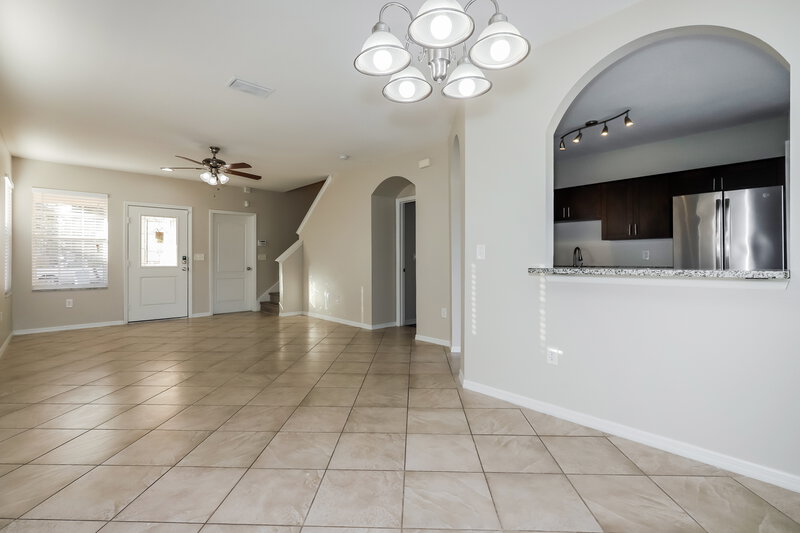 2,330/Mo, 417 Maple Pointe Dr Seffner, FL 33584 Dining Room View