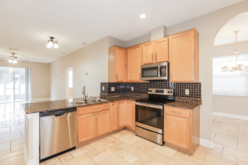 2,870/Mo, 1910 Fruitridge Street Brandon, FL 33510 Kitchen View 2