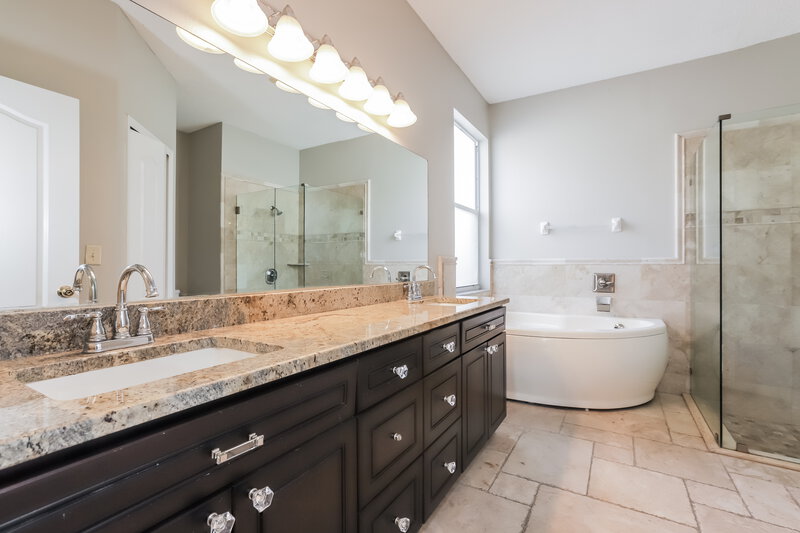 2,870/Mo, 1910 Fruitridge Street Brandon, FL 33510 Main Bathroom View