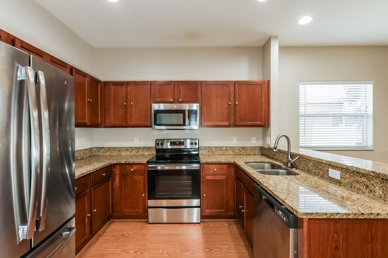 2,180/Mo, 3672 Barred Owl Rd Lakeland, FL 33811 Kitchen View