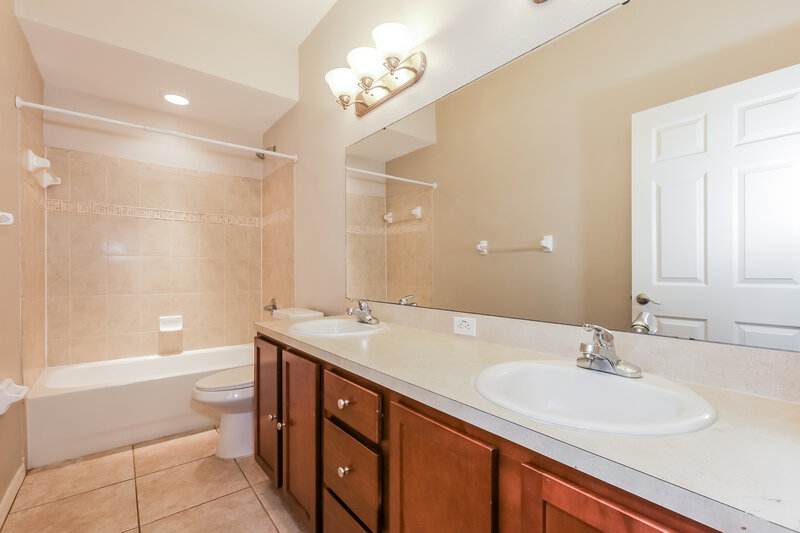 2,180/Mo, 3672 Barred Owl Rd Lakeland, FL 33811 Bathroom View