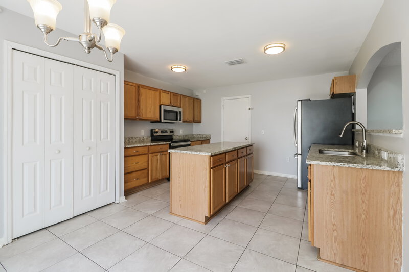 4,050/Mo, 30249 Birdhouse Drive Wesley Chapel, FL 33545 Kitchen View