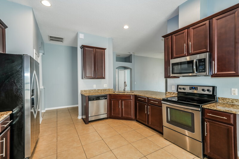2,355/Mo, 7319 Tangle Bend Drive Gibsonton, FL 33534 Kitchen View 2