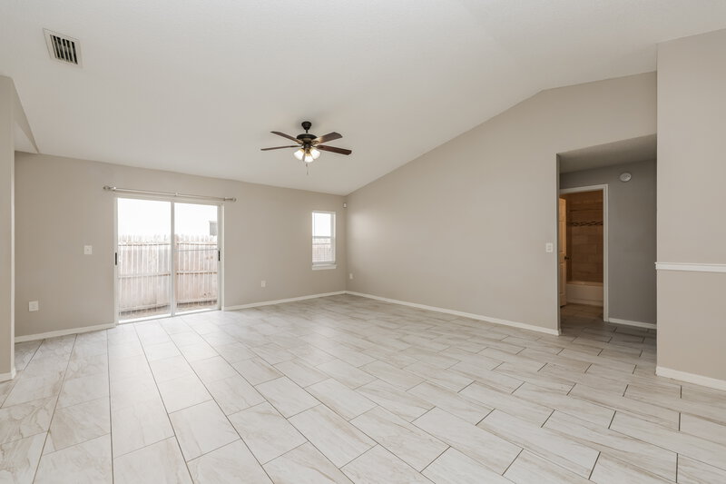 1,965/Mo, 1449 Mohrlake Dr Brandon, FL 33511 Living Room View