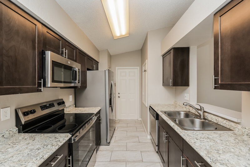 1,965/Mo, 1449 Mohrlake Dr Brandon, FL 33511 Kitchen View