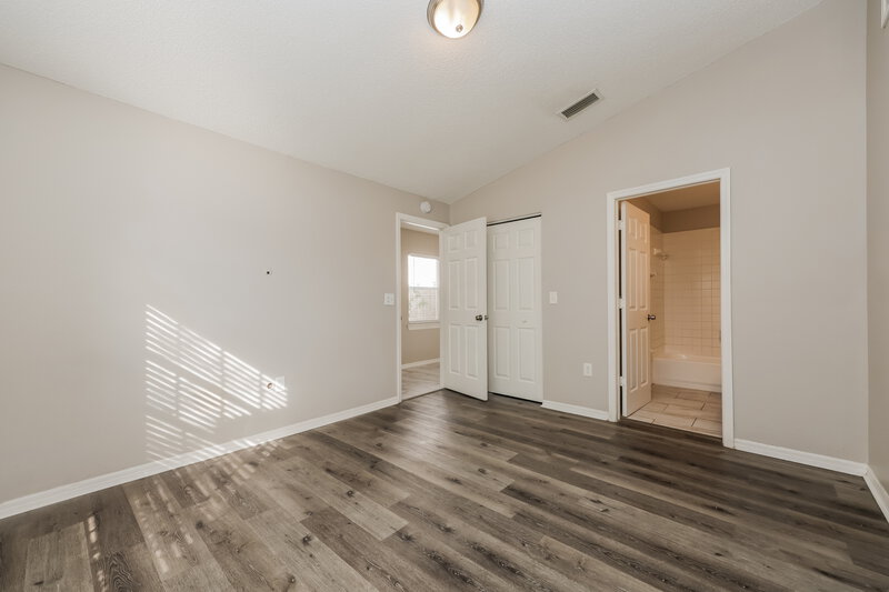 1,965/Mo, 1449 Mohrlake Dr Brandon, FL 33511 Main Bedroom View 2