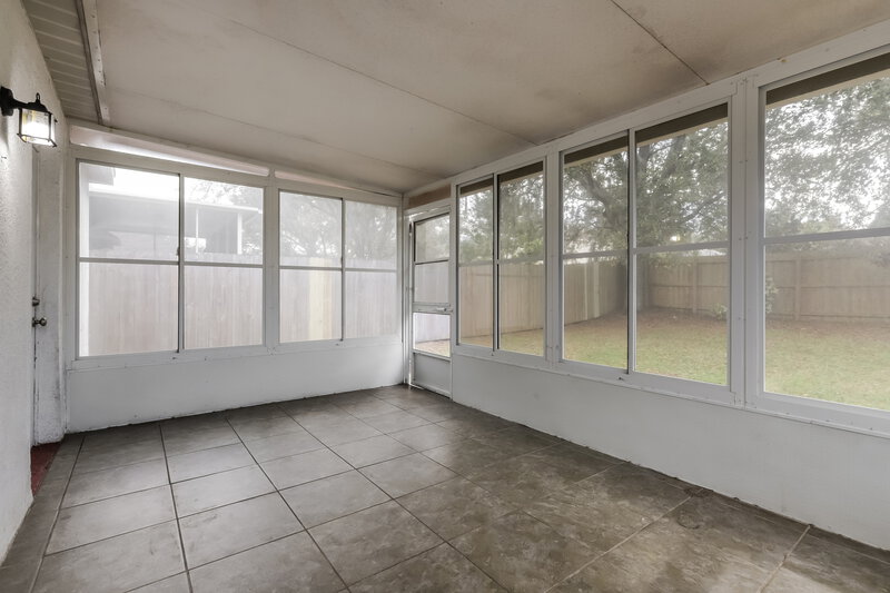 2,010/Mo, 1720 Mosaic Forest Drive Seffner, FL 33584 Sun Room View