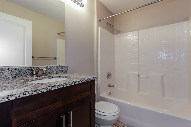 2,010/Mo, 1720 Mosaic Forest Drive Seffner, FL 33584 Main Bathroom View