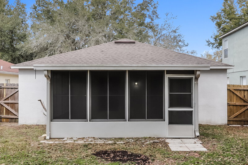 2,010/Mo, 1720 Mosaic Forest Drive Seffner, FL 33584 Rear View