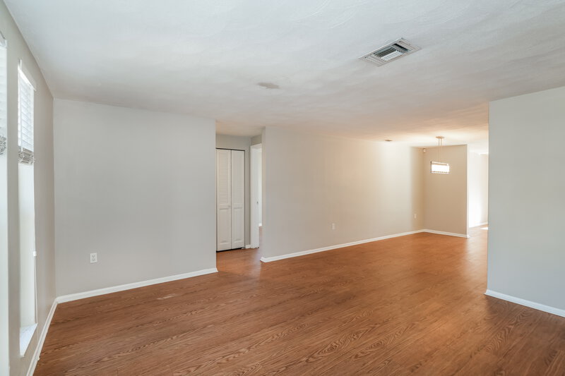 2,130/Mo, 4308 Chipmunk Drive New Port Richey, FL 34653 Living Room View