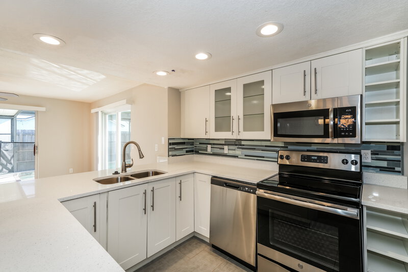 2,130/Mo, 4308 Chipmunk Drive New Port Richey, FL 34653 Kitchen View
