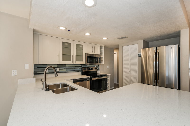 2,130/Mo, 4308 Chipmunk Drive New Port Richey, FL 34653 Kitchen View 2