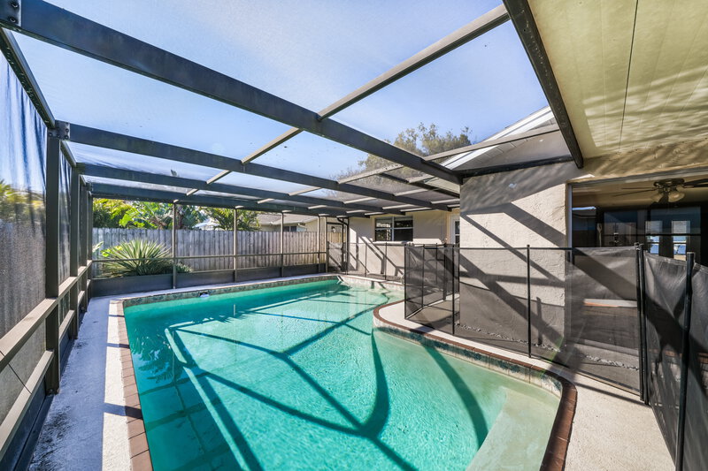 2,130/Mo, 4308 Chipmunk Drive New Port Richey, FL 34653 Pool View