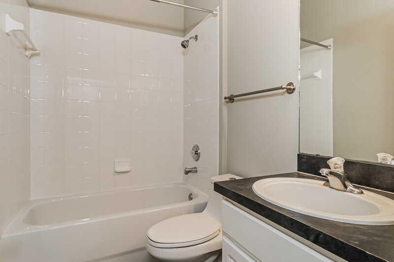 2,285/Mo, 8217 Crescent Moon Drive New Port Richey, FL 34655 Bathroom View