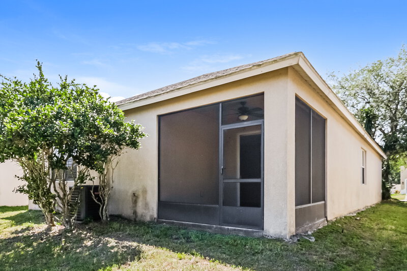 2,285/Mo, 8217 Crescent Moon Drive New Port Richey, FL 34655 Rear View