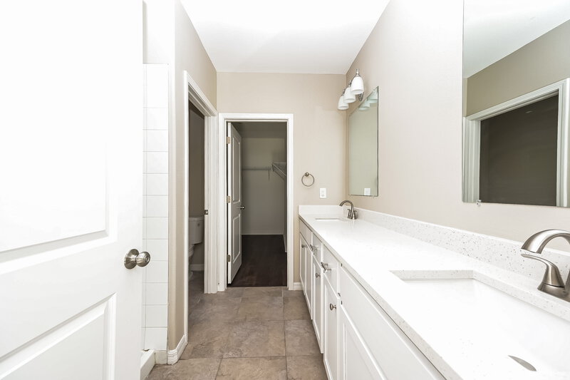 2,510/Mo, 14802 Diamond View Pl Wimauma, FL 33598 Main Bathroom View