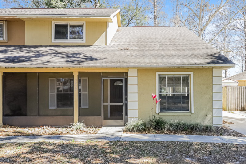 0/Mo, 3408 Laurel Dale Dr Tampa, FL 33624 External View