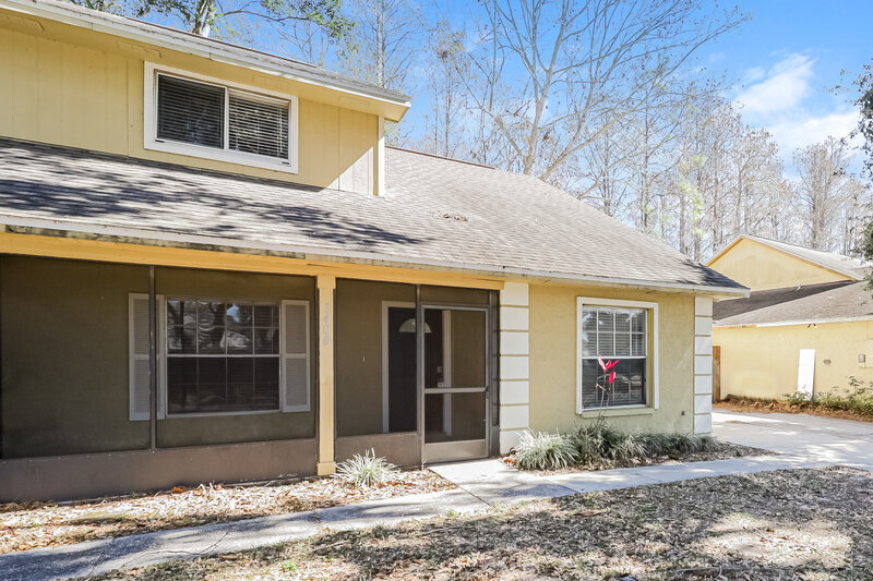 0/Mo, 3408 Laurel Dale Dr Tampa, FL 33624 Front View