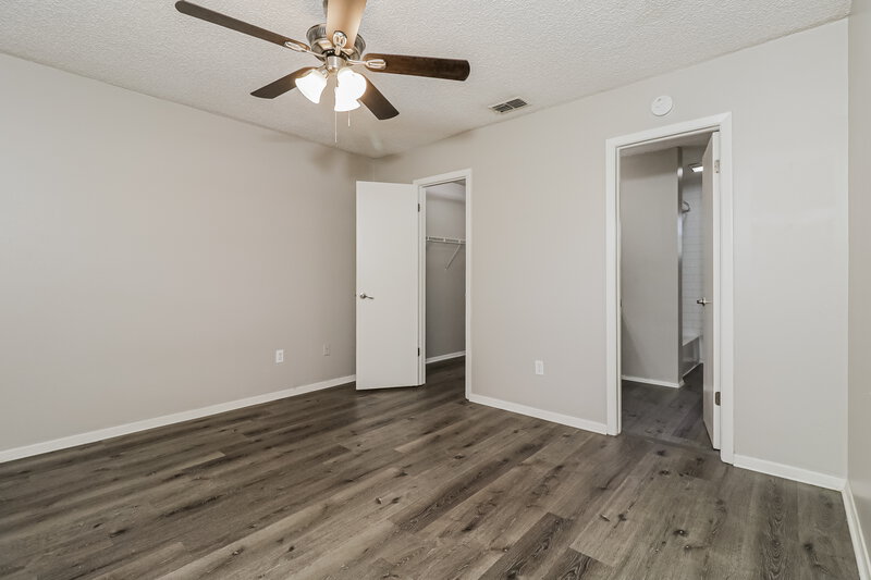 0/Mo, 3408 Laurel Dale Dr Tampa, FL 33624 Main Bedroom View