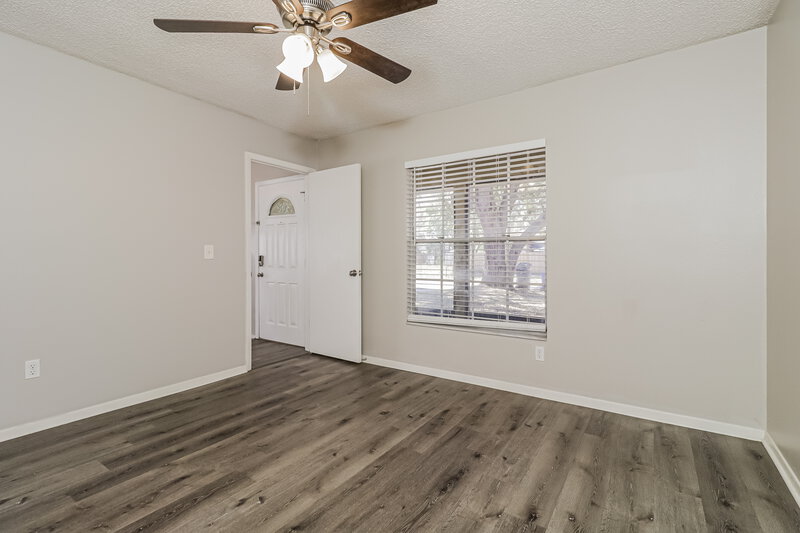 0/Mo, 3408 Laurel Dale Dr Tampa, FL 33624 Main Bedroom View 2
