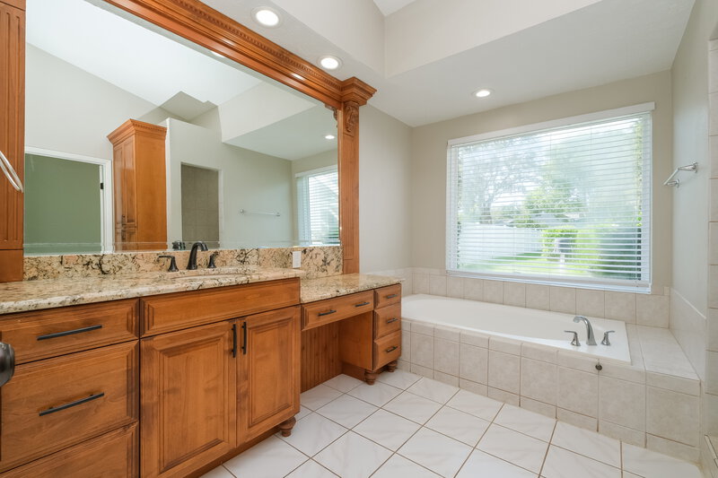 2,965/Mo, 8807 Wellesly Ct Odessa, FL 33556 Main Bathroom View