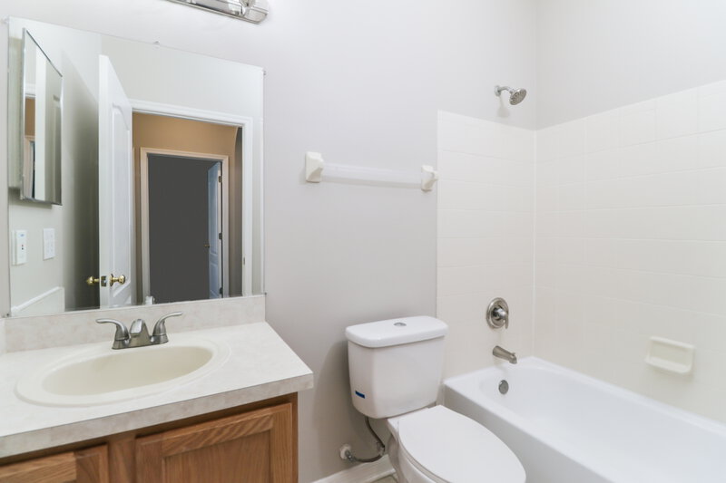 2,395/Mo, 18216 Brookpark Drive Tampa, FL 33647 Bathroom View 2