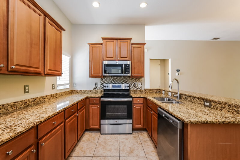 1,930/Mo, 12546 Jillian Circle Hudson, FL 34669 Kitchen View 2