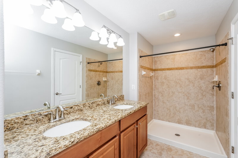 1,930/Mo, 12546 Jillian Circle Hudson, FL 34669 Main Bathroom View