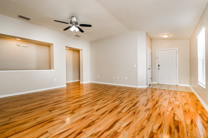 0/Mo, 10610 Boyette Creek Boulevard Riverview, FL 33569 Living Room View 2