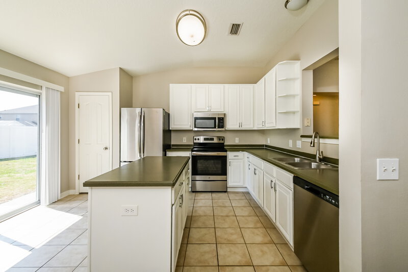 0/Mo, 10610 Boyette Creek Boulevard Riverview, FL 33569 Kitchen View