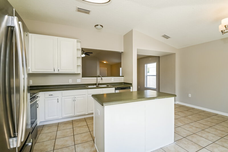 0/Mo, 10610 Boyette Creek Boulevard Riverview, FL 33569 Kitchen View 2