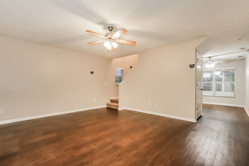 2,040/Mo, 907 Cape Cod Circle Valrico, FL 33594 Living Room View 2