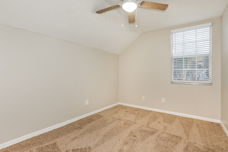 2,040/Mo, 907 Cape Cod Circle Valrico, FL 33594 Bedroom View 3