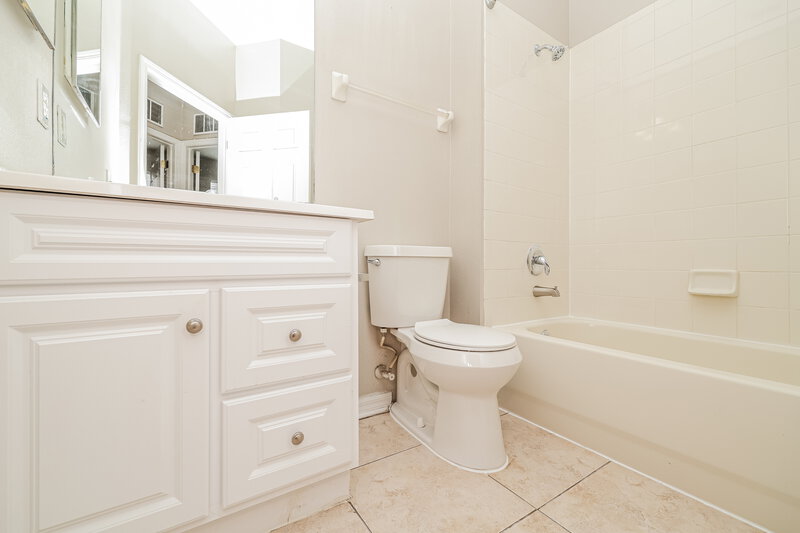 2,270/Mo, 17345 Bumblebee Pass Land O Lakes, FL 34638 Bathroom View