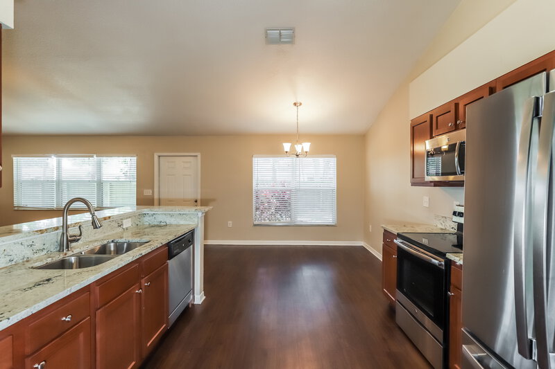 2,160/Mo, 2717 Sundance Place Mulberry, FL 33860 Kitchen View 2